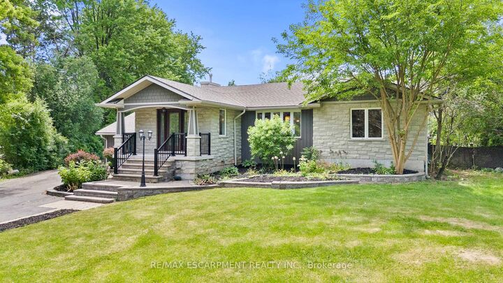 Property Photo: 404 Hamilton Drive ON L9G 2B1