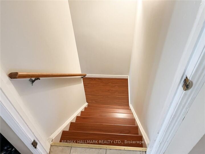 Property Photo: 108 Broughton Avenue ON L8W 3S7