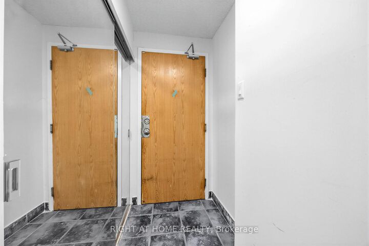 Property Photo: 41 Markbrook Lane 1711 ON M9V 5E6