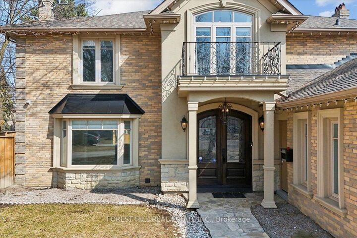 Property Photo: 2579 Kenna Court ON L5K 2K4