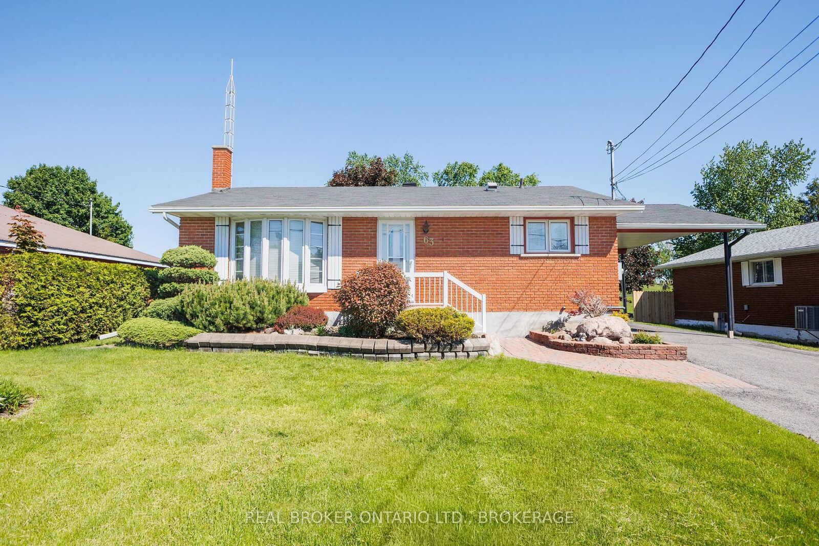 Property Photo: 63 Kincardine Street W ON K0C 1A0