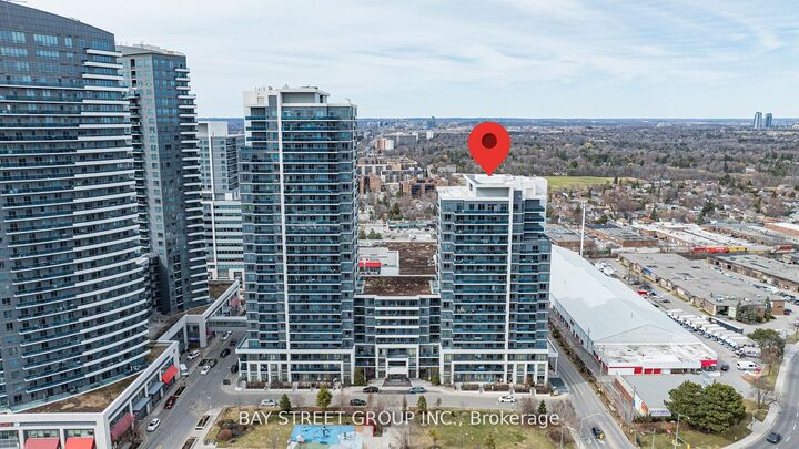 Property Photo: 7167 Yonge Street 718 ON L3T 0E1