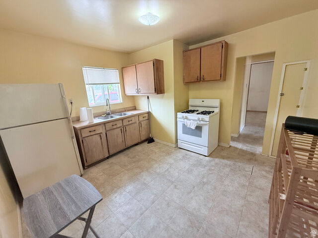 Property Photo: 4806 S 2500 W UT 84067