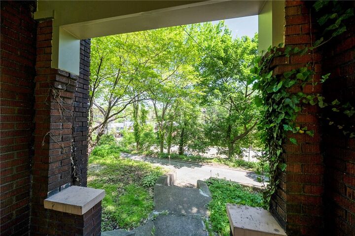 Property Photo: 565 Ardmore Blvd PA 15221