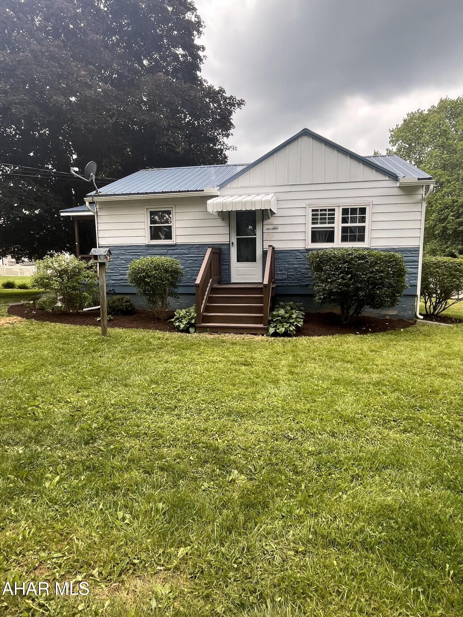 Property Photo:  230 Ash Street 230  PA 15946 