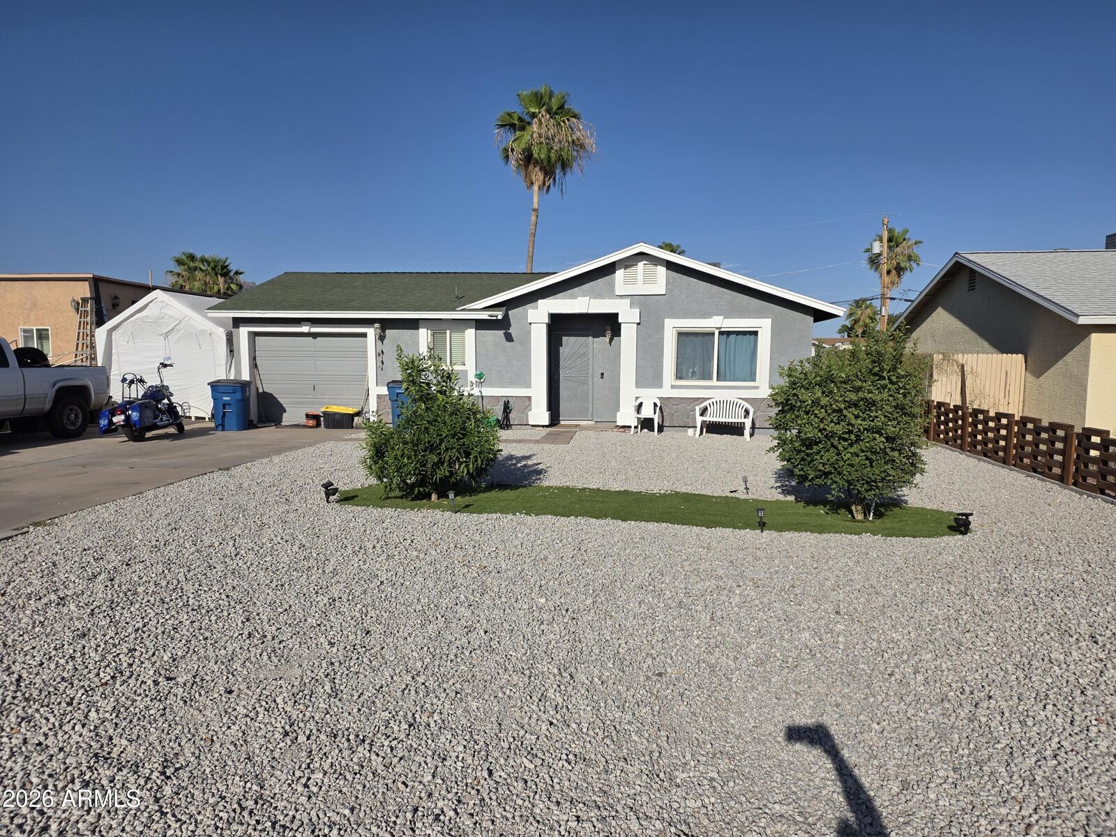 Property Photo:  2219 S Royal Palm Road  AZ 85119 