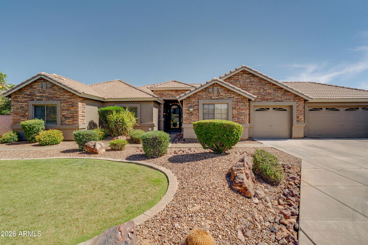 Property Photo:  4335 E Fox Circle  AZ 85205 
