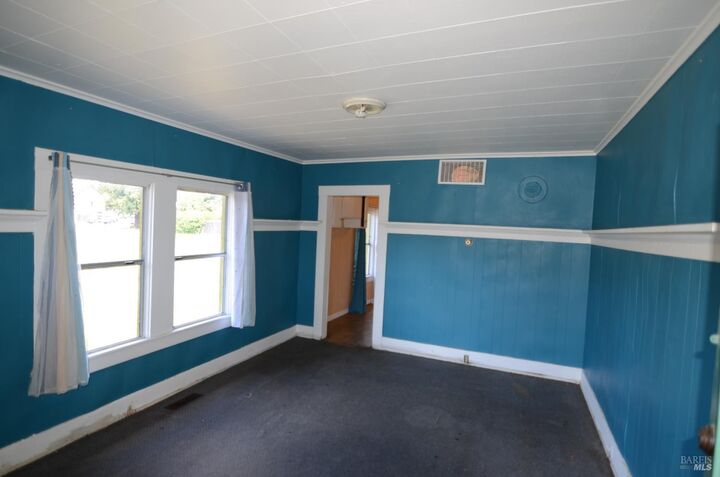 Property Photo: 21 Lakeville Street CA 94952
