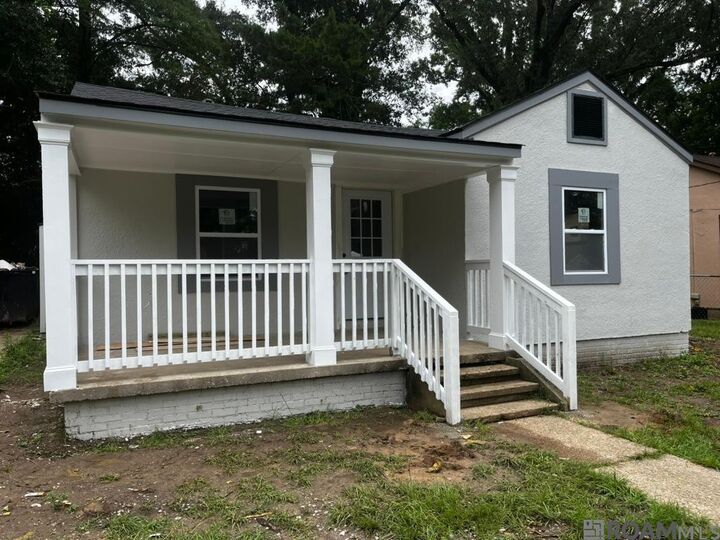 Property Photo:  3048 Voss Dr  LA 70805 