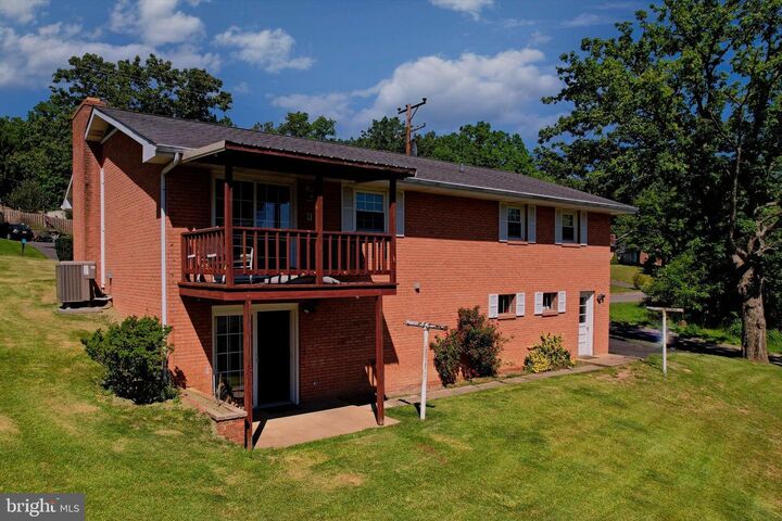 Property Photo:  203 Marsh Avenue  MD 21562 