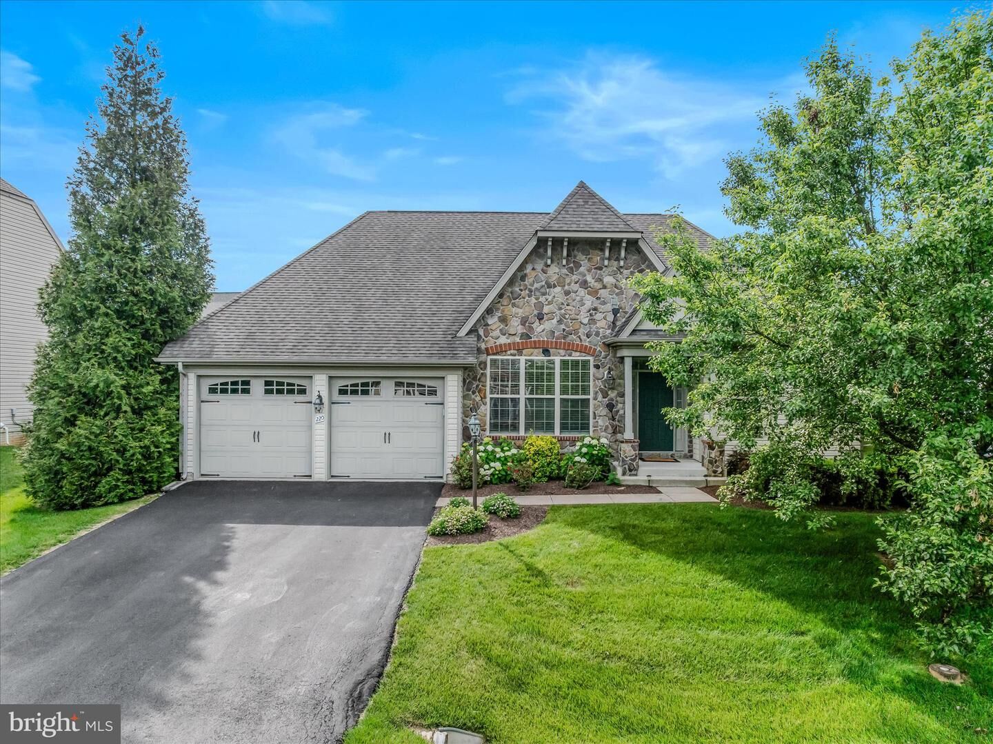 Property Photo: 220 Lewis Washington Drive WV 25414