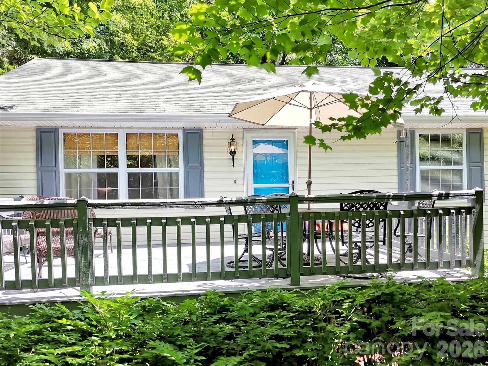 Property Photo: 330 Sleepy Hollow Drive NC 28785