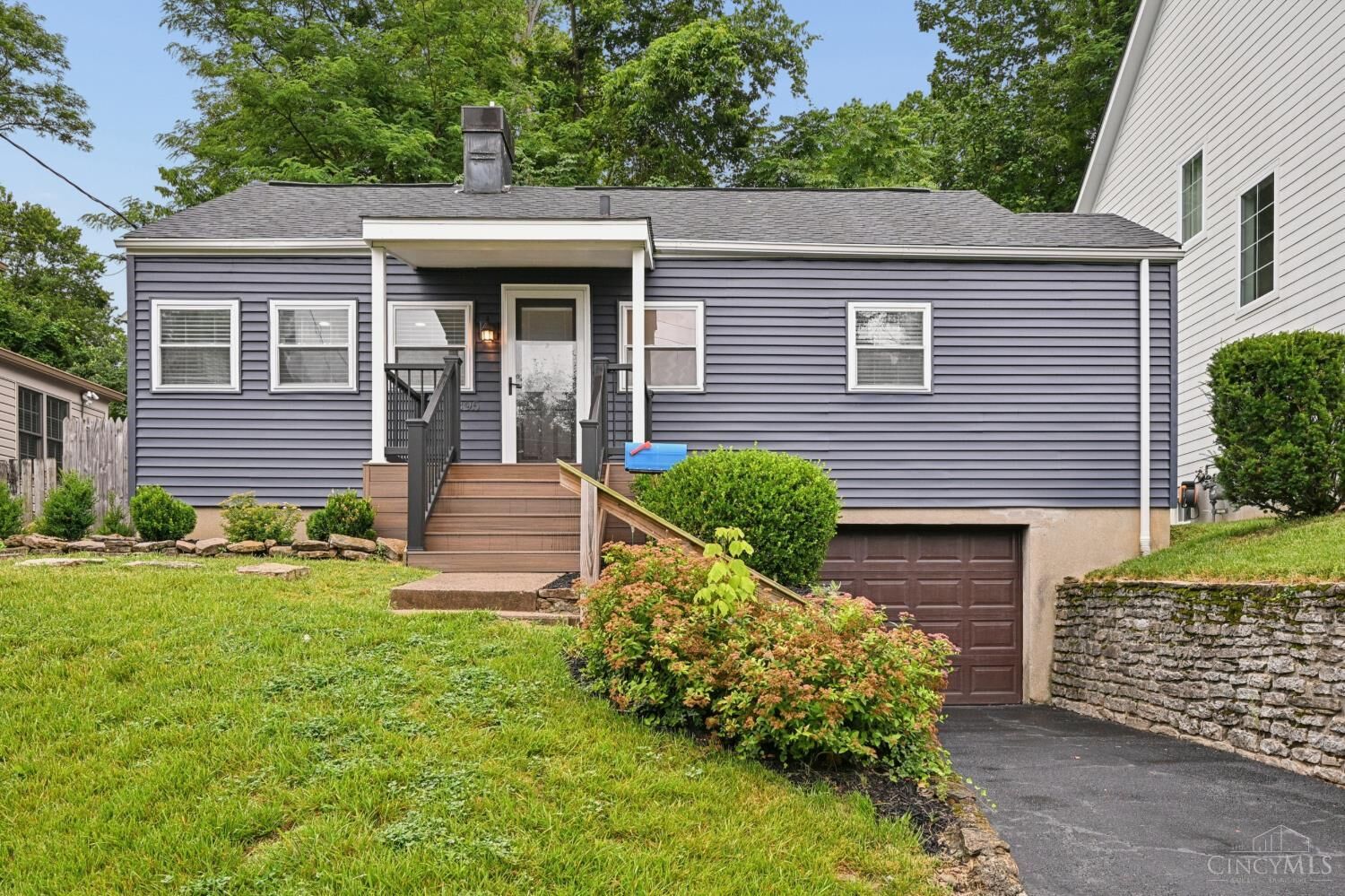 Property Photo: 3395 Ault View Avenue OH 45208