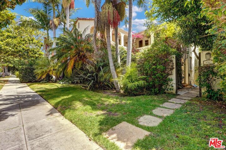 Property Photo: 456 1/2 Smithwood Dr CA 90212