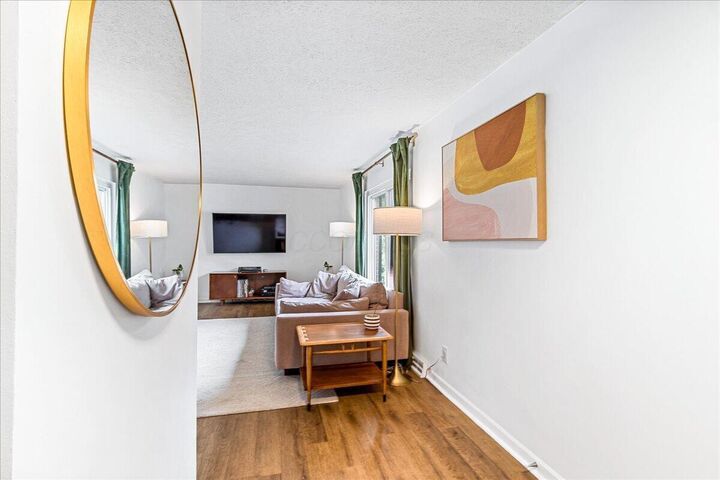 Property Photo: 541 Landover Place OH 43230