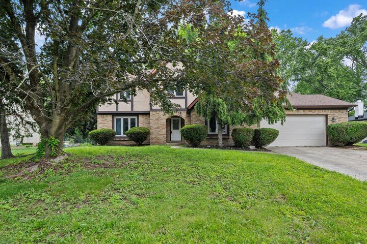 Property Photo:  2069 Walnut Hill Park Drive  OH 43232 