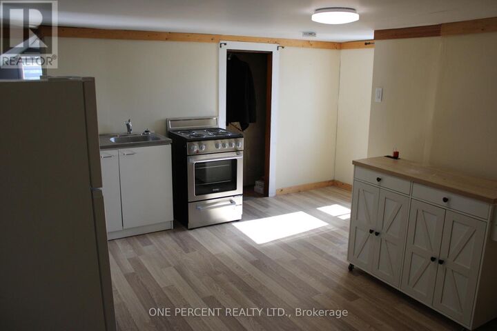 Property Photo:  80 Poplar Avenue B  ON P2N 2M9 