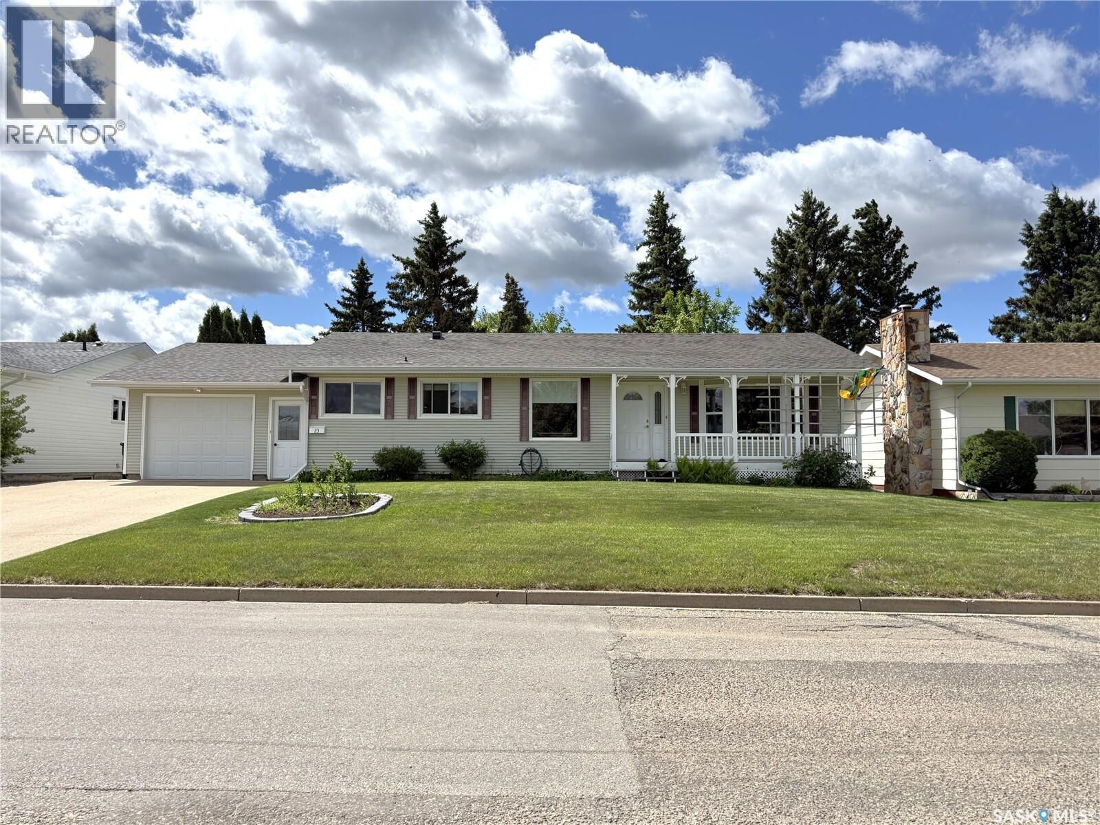 Property Photo: 23 Tufts Crescent SK S0L 2N0