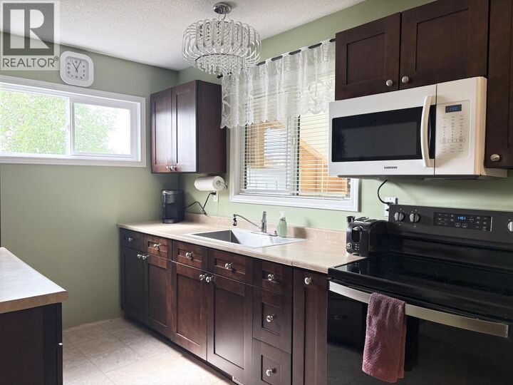 Property Photo:  440 Panda Avenue  BC V0J 3G0 