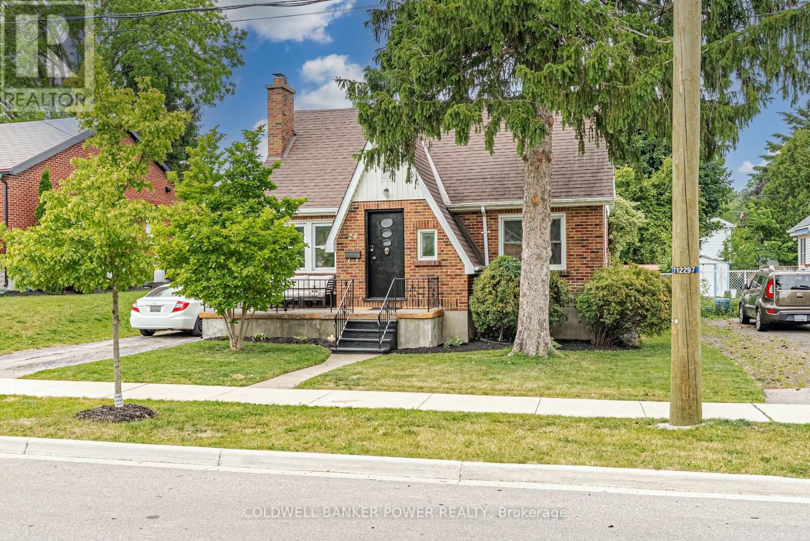 Property Photo:  24 Lambeth Avenue  ON N6C 2L4 