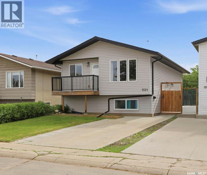 Property Photo: 1521 Laura Avenue SK S7N 2R8