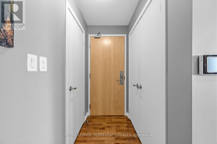 Property Photo:  55 Bremner Boulevard 3111  ON M5J 0A6 