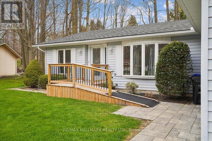 Property Photo:  9 Pinetree Court  ON L0G 1W0 