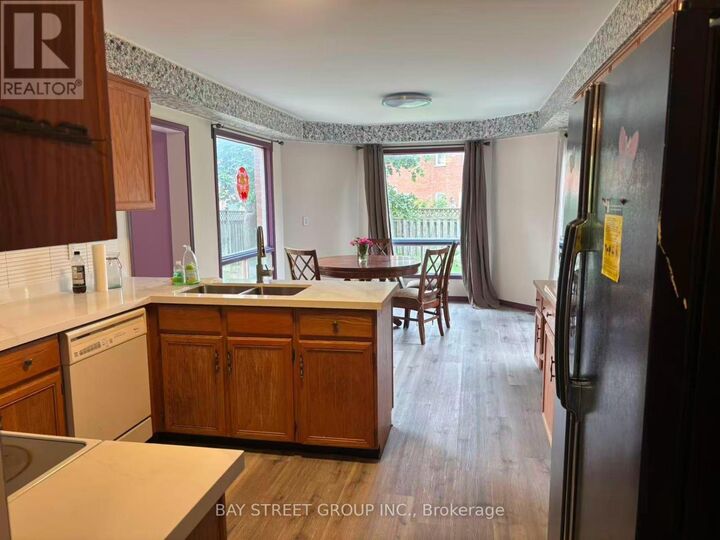 Property Photo: 107 Stave Cres Crescent ON L4C 9J2