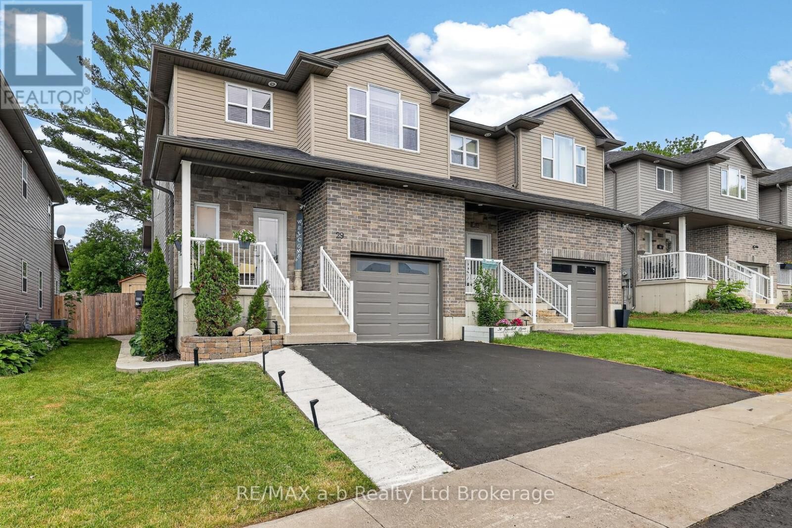Property Photo: 29 Kendell Lane ON N5C 0B7