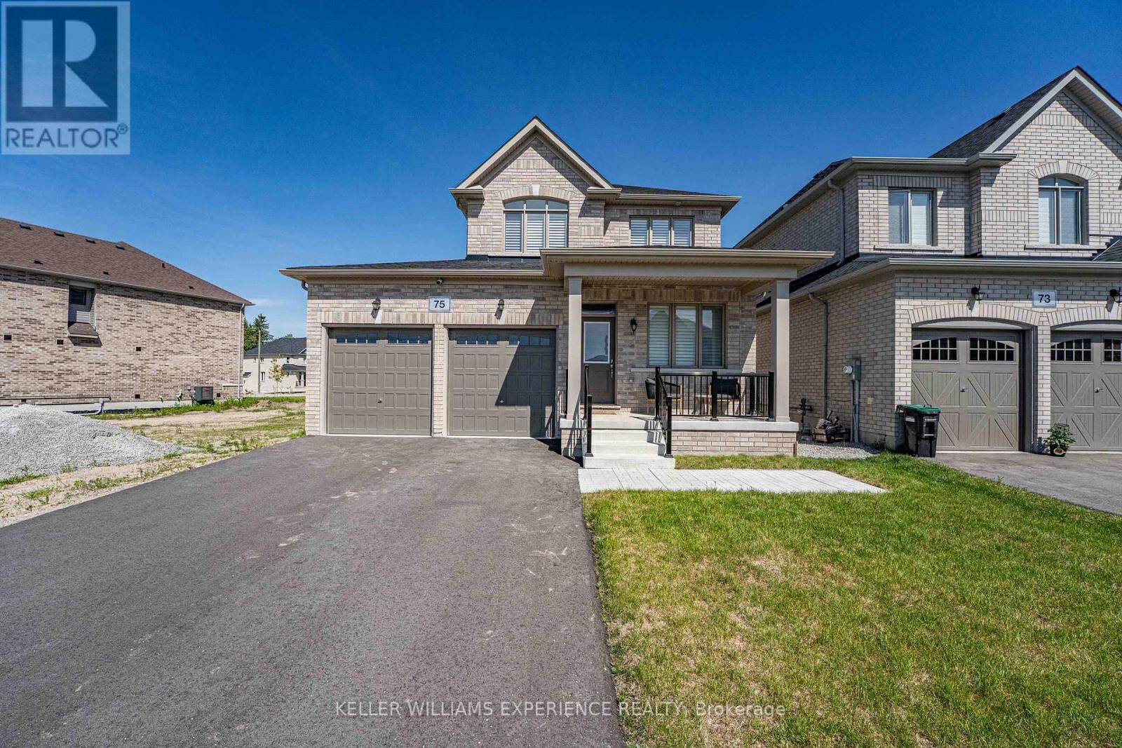 Property Photo:  75 Wakefield Boulevard  ON L3W 0M1 