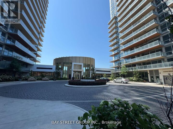 Property Photo: 27 McMahon Drive 1512 ON M2K 0J2