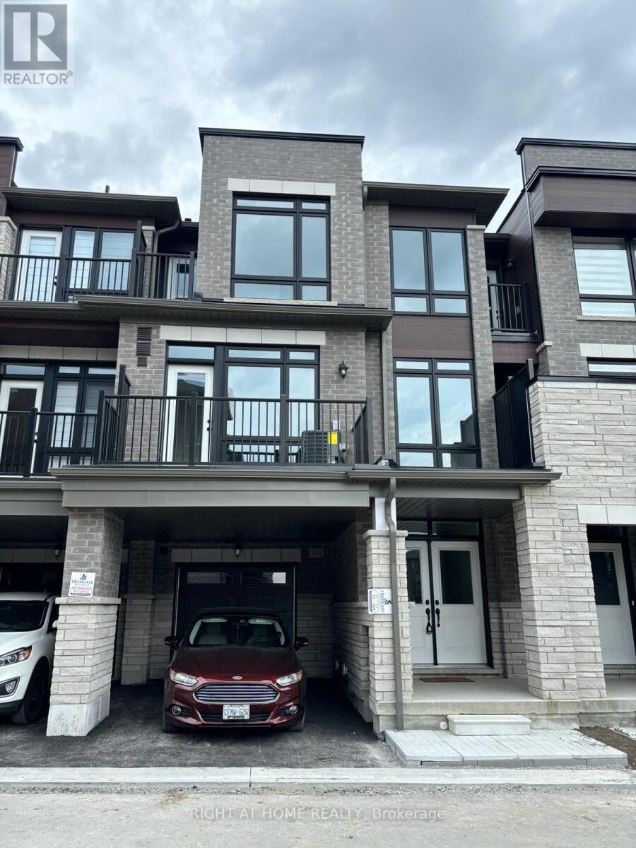 Property Photo: 504 Littlewood Lane ON L4H 5G2