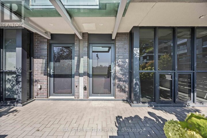 Property Photo:  30 Gibbs Road Th101  ON M9B 0E4 