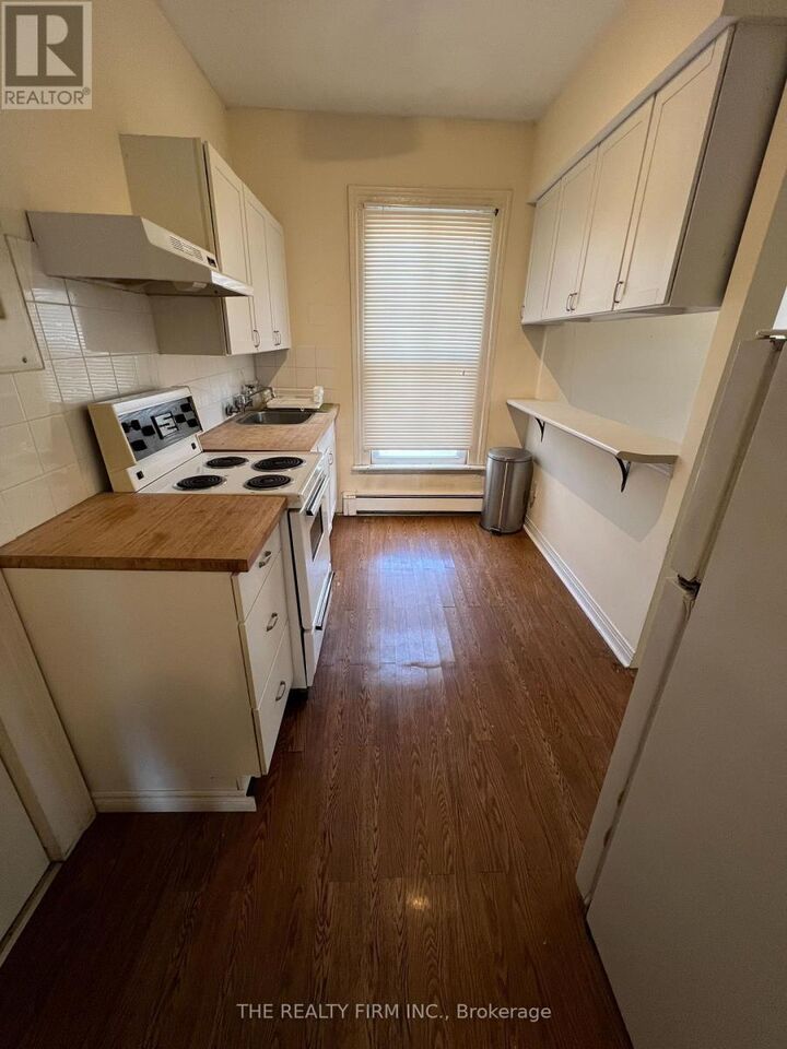 Property Photo: 22 Victor Street 3 ON N6C 1B7