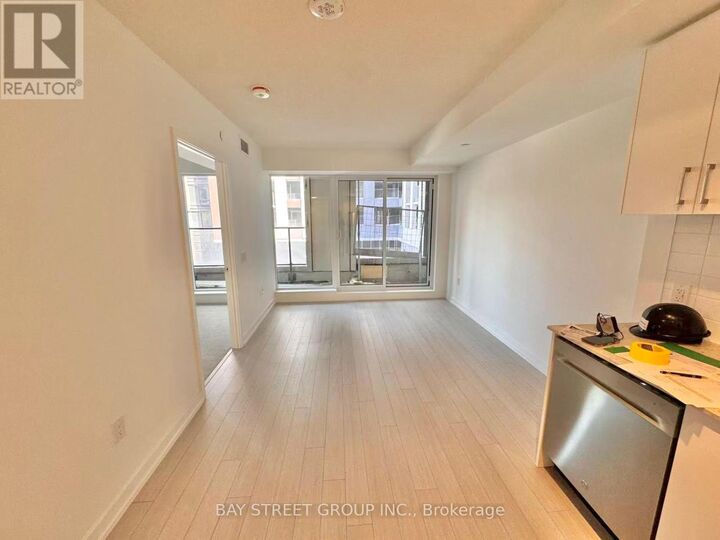 Property Photo:  4010 Eglinton Avenue West 205  ON M9A 0G5 