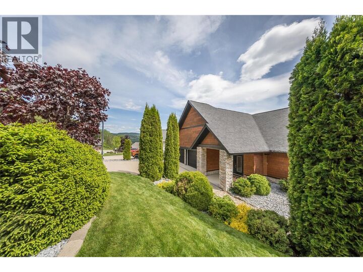 Property Photo: 1009 Silvertip Road BC V0G 1Y0