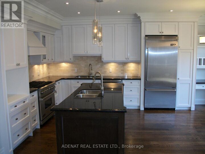 Property Photo:  33 Yoemans Road East  ON M3H 0A6 