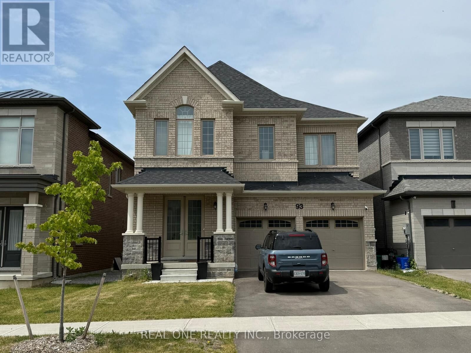 Property Photo: 93 Silk Twist Drive ON L9N 0W4