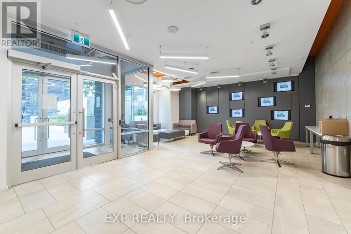 Property Photo:  105 Champagne Avenue North 2709  ON K1S 5E5 