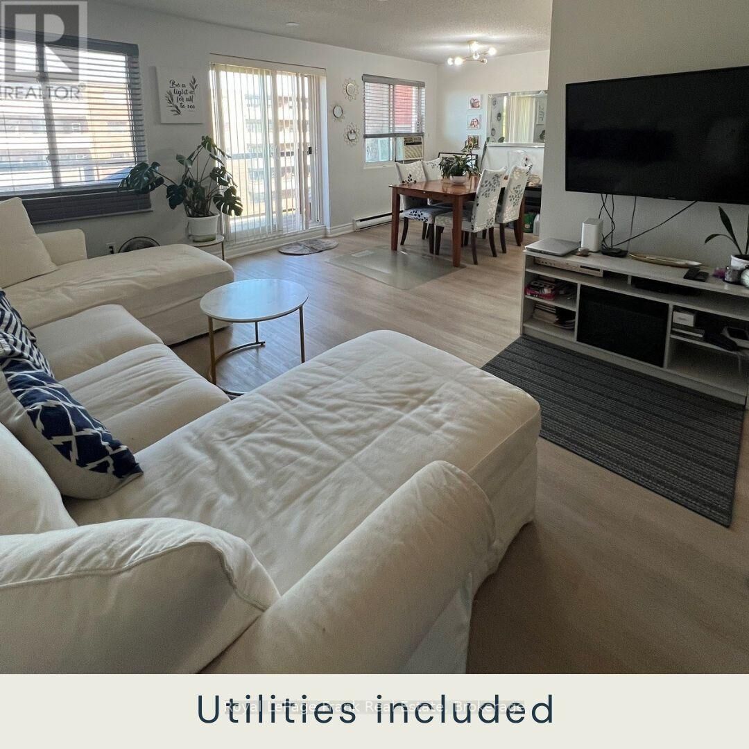 Property Photo: 131 Taunton Road East 409 ON L1G 3T8
