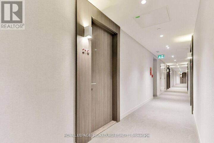 Property Photo: 185 Roehampton Avenue 219 ON M4P 0C6