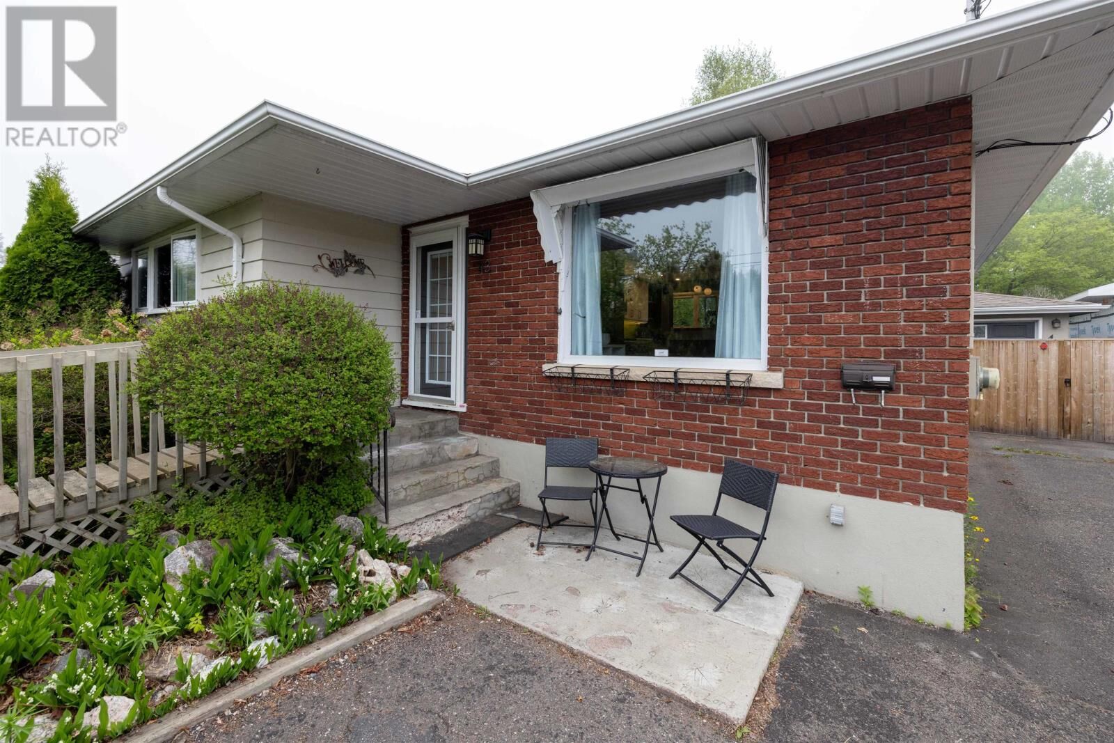 Property Photo:  43 Strathcona Ave  ON P7A 1R8 
