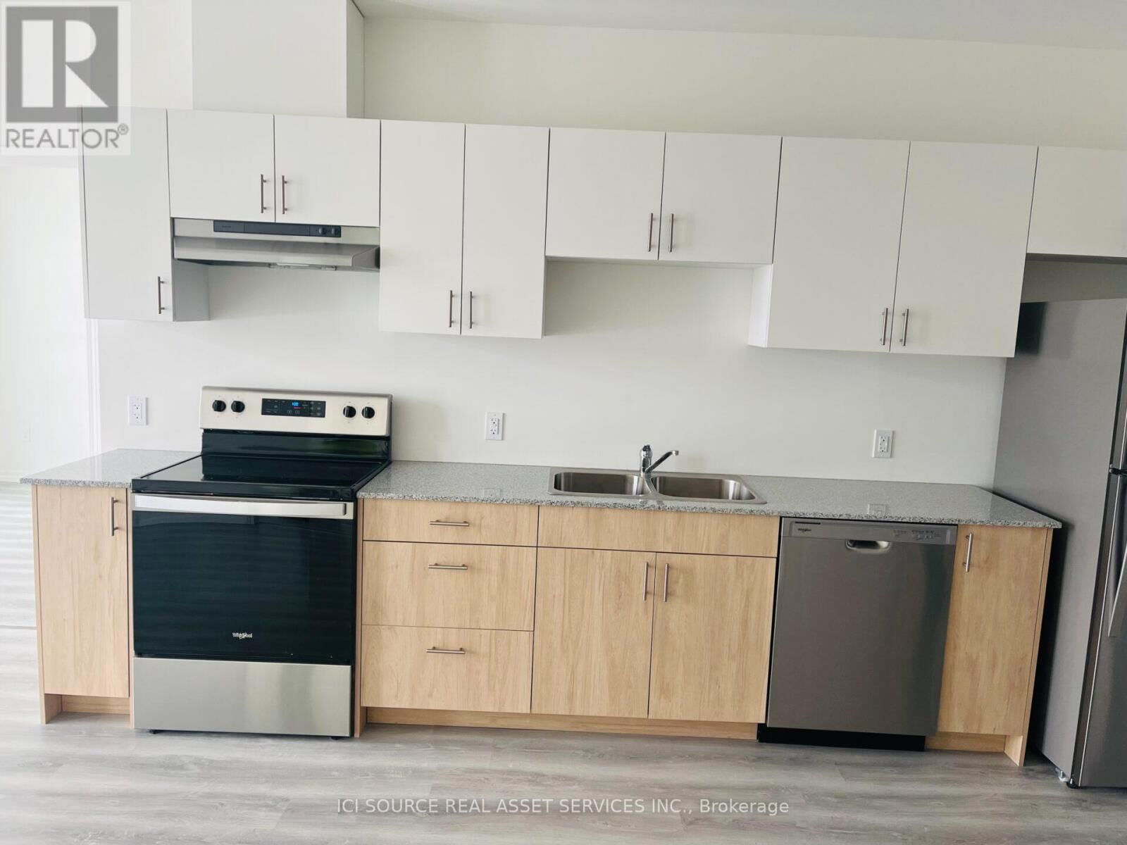 Property Photo:  191 Elmira Road South 104C  ON N1K 0E5 