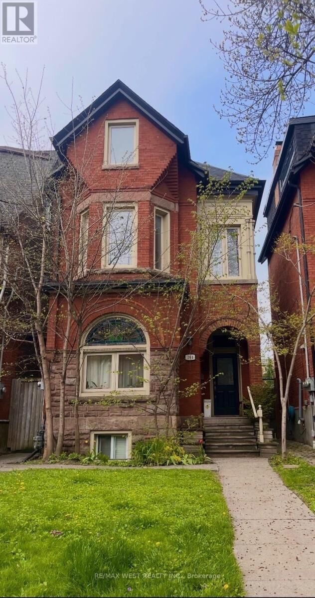 Property Photo: 104 Cowan Avenue Unit 1 ON M6K 2N4