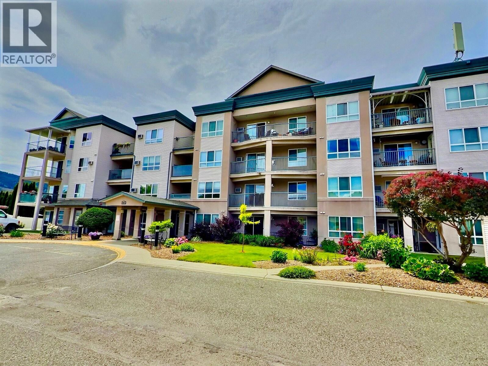 Property Photo:  860 Nicolani Drive 214  BC V2B 5B3 