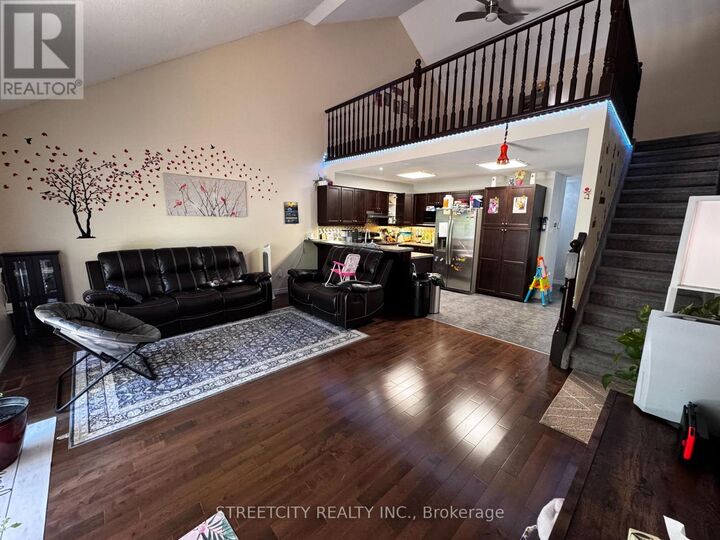 Property Photo:  464 Commissioners Road West 24  ON N6J 0A2 