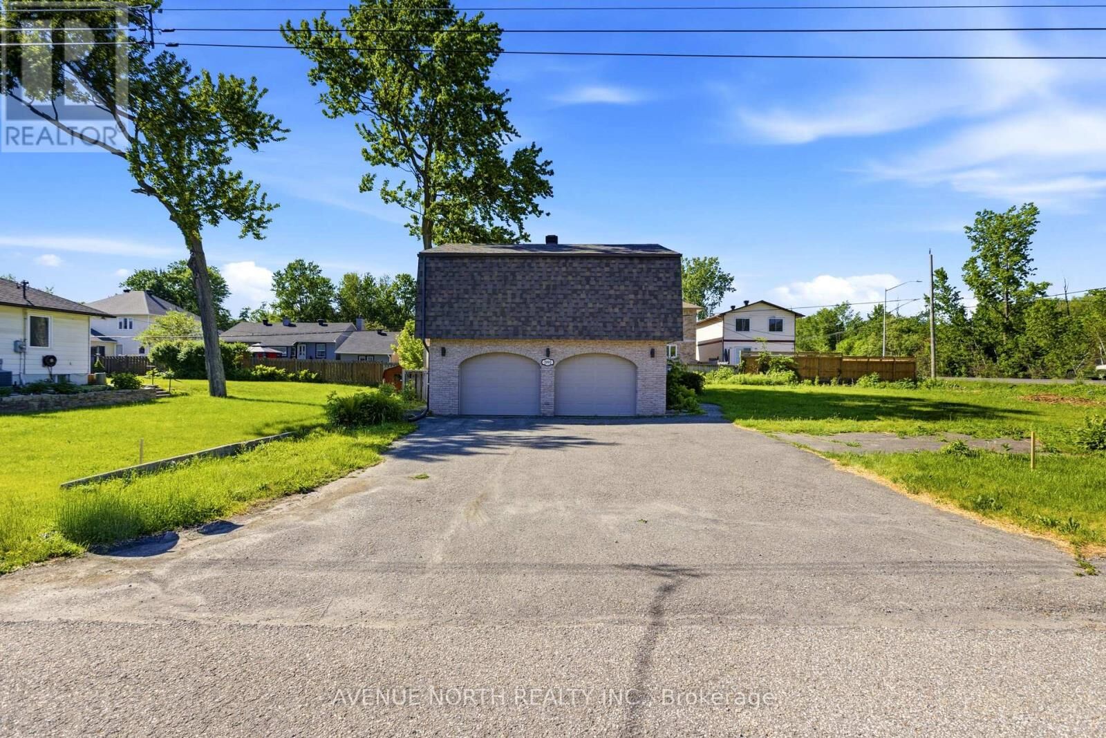 Property Photo:  1991 Kingsdale Avenue  ON K1T 1H9 
