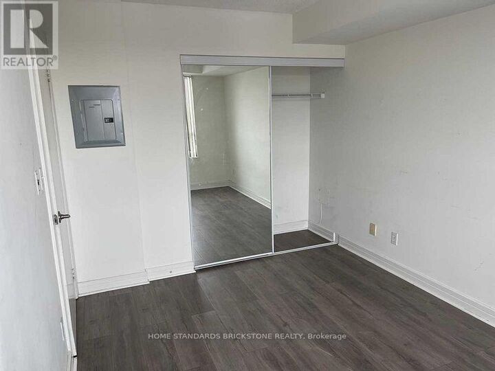 Property Photo:  18 Harrison Garden Boulevard 911  ON M2N 7J6 