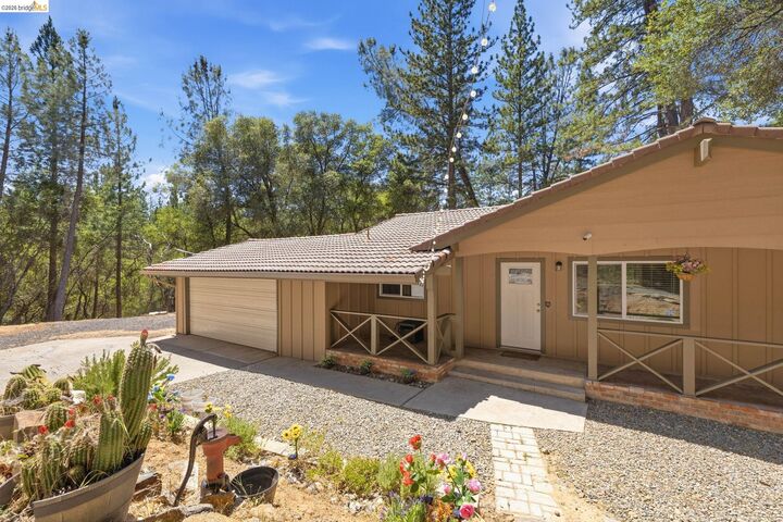 Property Photo: 19059 Raboul Court CA 95321