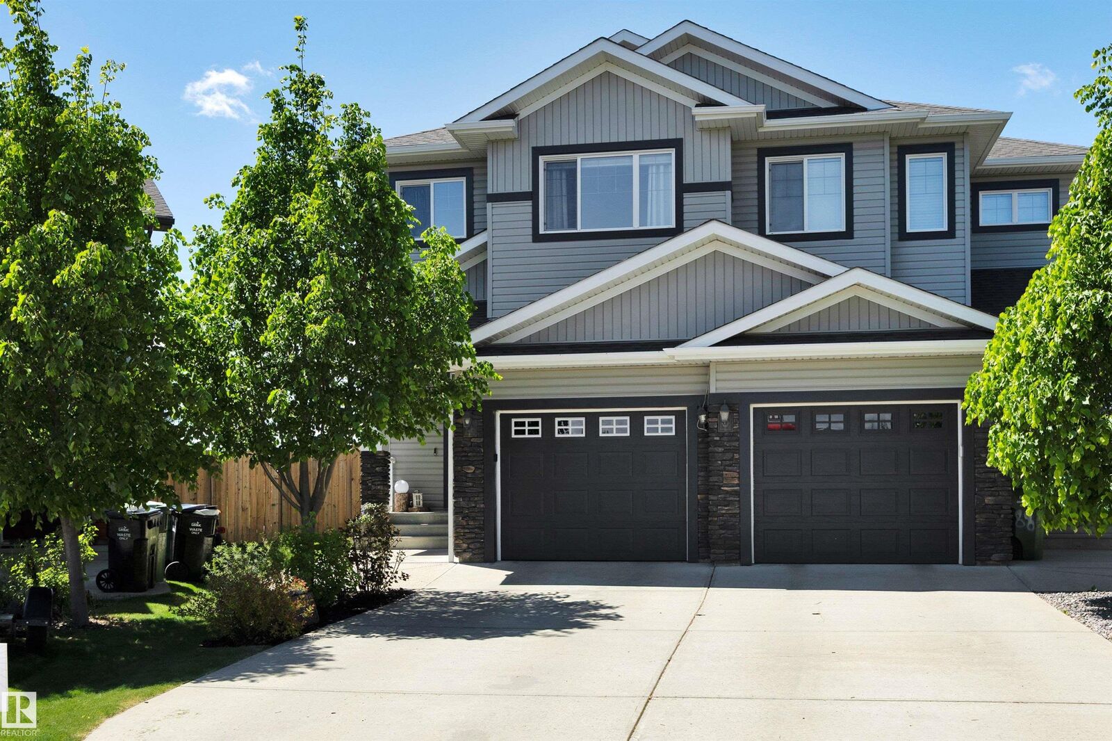 Property Photo:  86 Sandalwood Place  AB T6W 3E6 